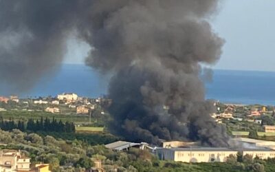 Incendio a Siderno, l’U.Di.Con. Calabria chiede maggiori controlli