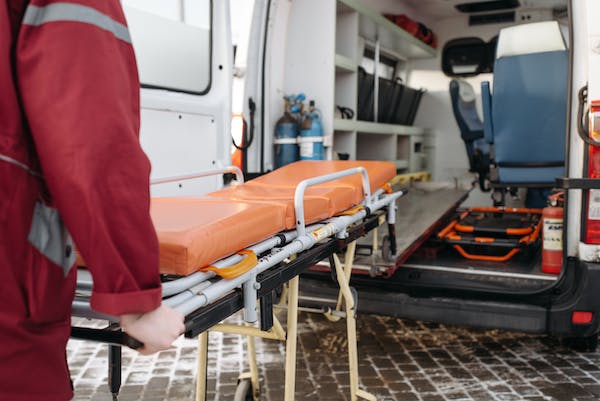 Tragedia a Oppido Mamertina: Un uomo muore per mancanza di ambulanza, l’U.Di.Con. Calabria chiede chiarezza”.